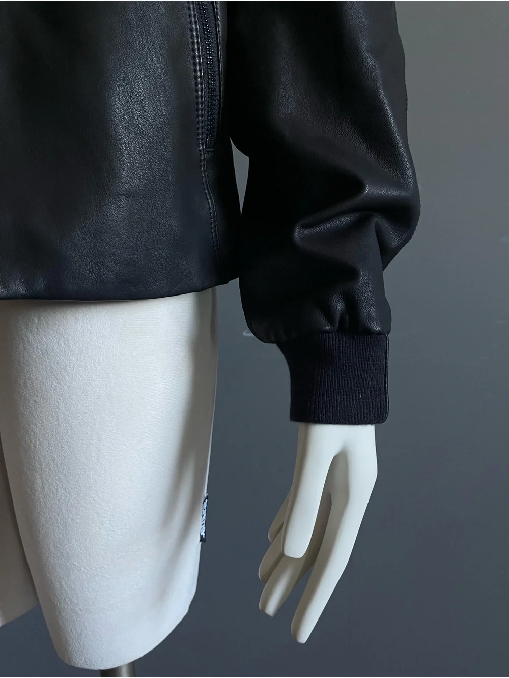 Vince Men’s M Black Lambskin Leather Racer Jacket Quiet Luxury Minimalist Unisex